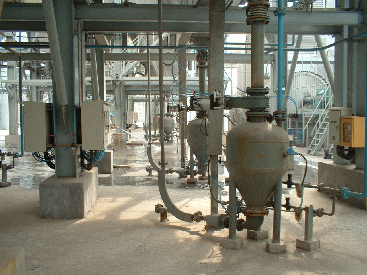 廣東東莞垃圾焚燒發(fā)電廠干灰下行式正壓密相氣力輸送倉(cāng)泵1-9號(hào)線